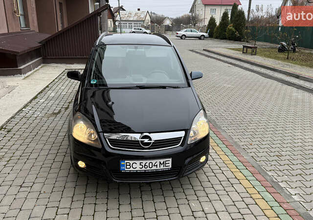 Черный Опель Зафира, объемом двигателя 1.6 л и пробегом 249 тыс. км за 4500 $, фото 6 на Automoto.ua