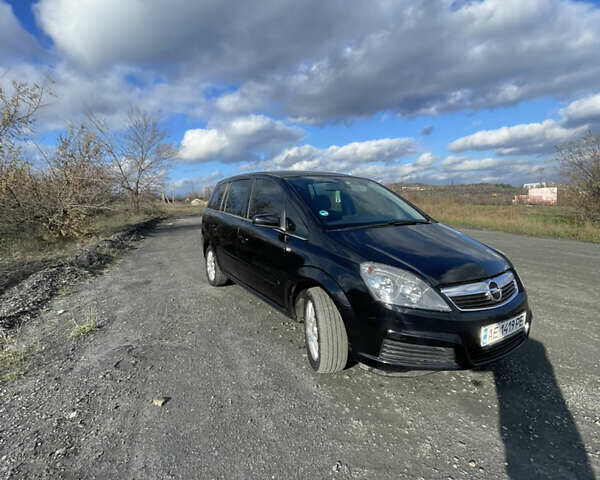 Черный Опель Зафира, объемом двигателя 2.2 л и пробегом 225 тыс. км за 5500 $, фото 2 на Automoto.ua