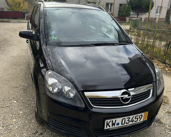 Черный Опель Зафира, объемом двигателя 1.8 л и пробегом 167 тыс. км за 5300 $, фото 3 на Automoto.ua