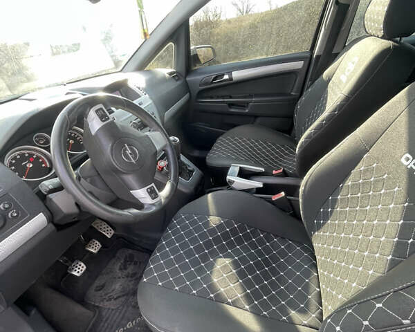 Черный Опель Зафира, объемом двигателя 2.2 л и пробегом 225 тыс. км за 5500 $, фото 8 на Automoto.ua