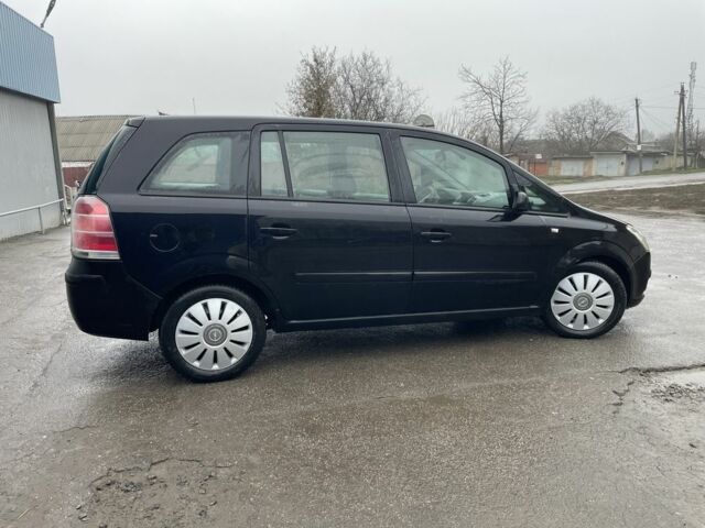 Черный Опель Зафира, объемом двигателя 1.9 л и пробегом 350 тыс. км за 2400 $, фото 3 на Automoto.ua