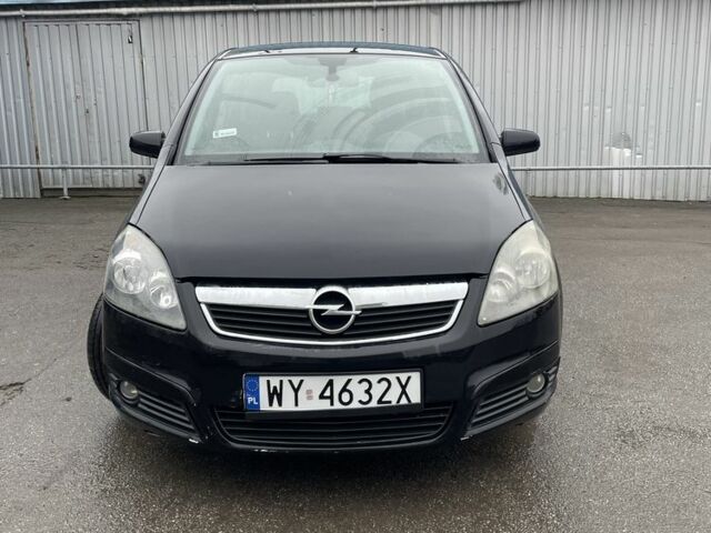 Черный Опель Зафира, объемом двигателя 1.9 л и пробегом 350 тыс. км за 2400 $, фото 1 на Automoto.ua