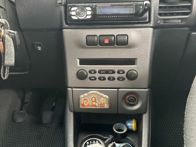 Черный Опель Зафира, объемом двигателя 1.8 л и пробегом 217 тыс. км за 5200 $, фото 15 на Automoto.ua