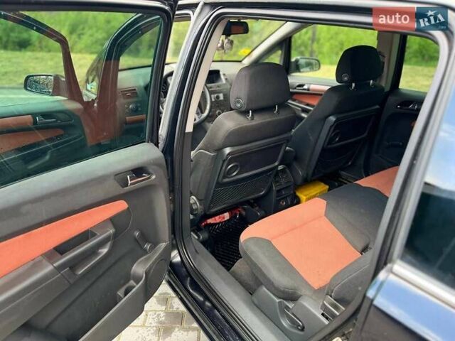 Чорний Опель Зафіра, об'ємом двигуна 1.8 л та пробігом 225 тис. км за 6100 $, фото 16 на Automoto.ua