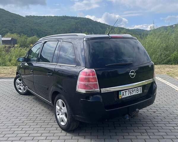 Чорний Опель Зафіра, об'ємом двигуна 1.8 л та пробігом 225 тис. км за 6100 $, фото 3 на Automoto.ua