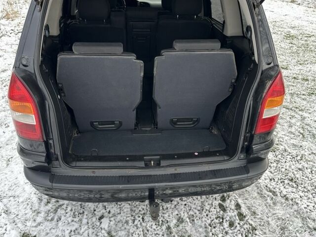 Черный Опель Зафира, объемом двигателя 1.8 л и пробегом 217 тыс. км за 5200 $, фото 12 на Automoto.ua