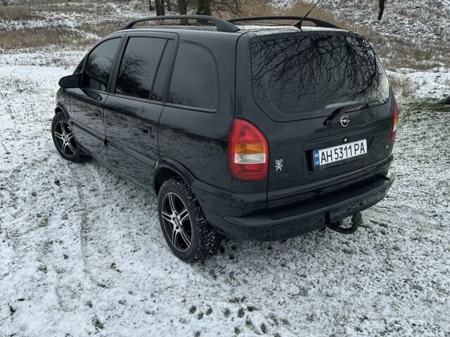 Черный Опель Зафира, объемом двигателя 1.8 л и пробегом 217 тыс. км за 5200 $, фото 3 на Automoto.ua