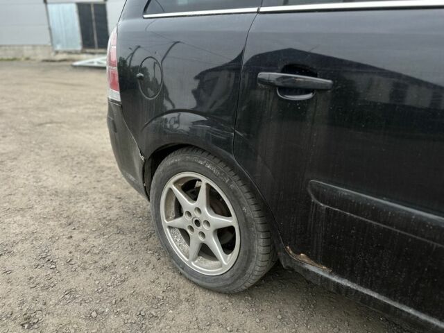 Черный Опель Зафира, объемом двигателя 1.9 л и пробегом 208 тыс. км за 3000 $, фото 6 на Automoto.ua