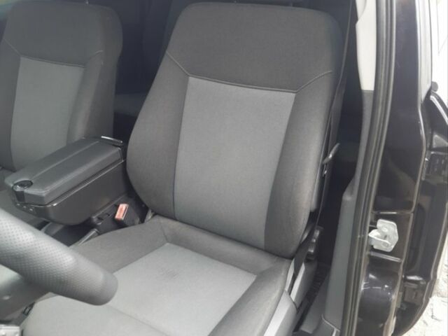 Черный Опель Зафира, объемом двигателя 1.6 л и пробегом 236 тыс. км за 5800 $, фото 11 на Automoto.ua