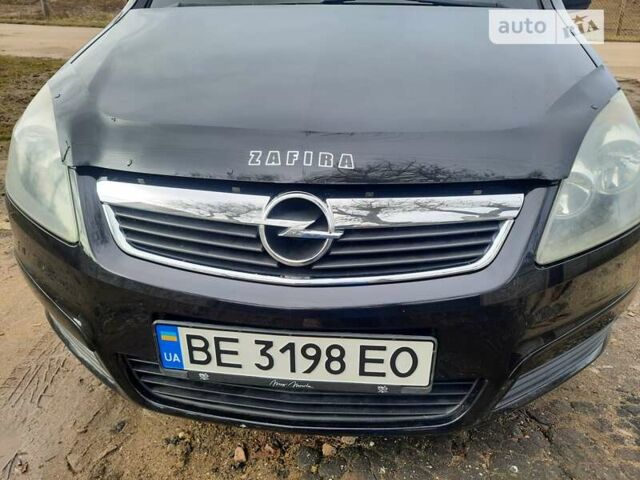 Черный Опель Зафира, объемом двигателя 1.6 л и пробегом 236 тыс. км за 5800 $, фото 4 на Automoto.ua