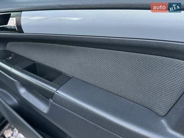 Черный Опель Зафира, объемом двигателя 1.8 л и пробегом 242 тыс. км за 5350 $, фото 70 на Automoto.ua