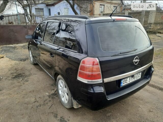 Черный Опель Зафира, объемом двигателя 1.6 л и пробегом 236 тыс. км за 5800 $, фото 2 на Automoto.ua