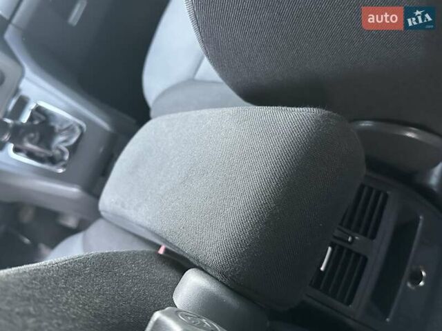 Черный Опель Зафира, объемом двигателя 1.8 л и пробегом 242 тыс. км за 5350 $, фото 61 на Automoto.ua