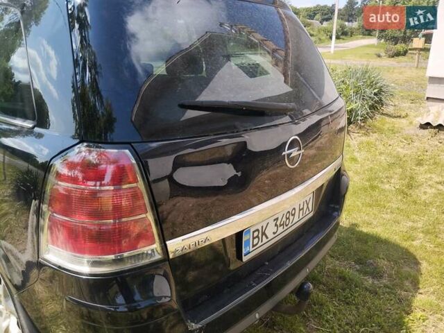 Черный Опель Зафира, объемом двигателя 1.91 л и пробегом 340 тыс. км за 4999 $, фото 2 на Automoto.ua
