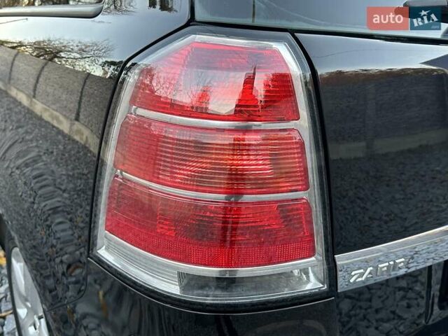 Черный Опель Зафира, объемом двигателя 1.8 л и пробегом 242 тыс. км за 5350 $, фото 17 на Automoto.ua