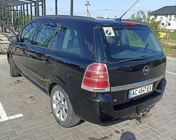 Черный Опель Зафира, объемом двигателя 1.8 л и пробегом 258 тыс. км за 5200 $, фото 5 на Automoto.ua
