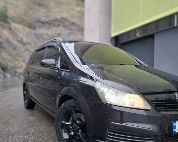 Черный Опель Зафира, объемом двигателя 1.9 л и пробегом 328 тыс. км за 7299 $, фото 1 на Automoto.ua