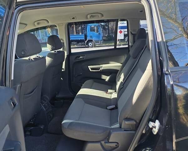 Черный Опель Зафира, объемом двигателя 1.9 л и пробегом 215 тыс. км за 6000 $, фото 10 на Automoto.ua