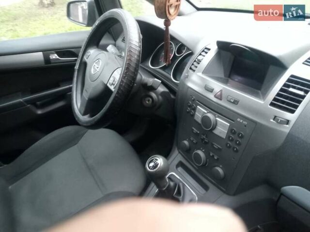 Черный Опель Зафира, объемом двигателя 1.9 л и пробегом 280 тыс. км за 5000 $, фото 9 на Automoto.ua