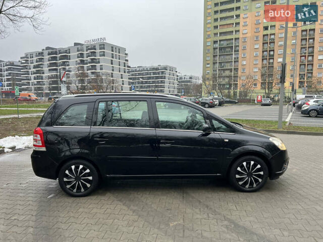 Черный Опель Зафира, объемом двигателя 1.6 л и пробегом 157 тыс. км за 5650 $, фото 3 на Automoto.ua