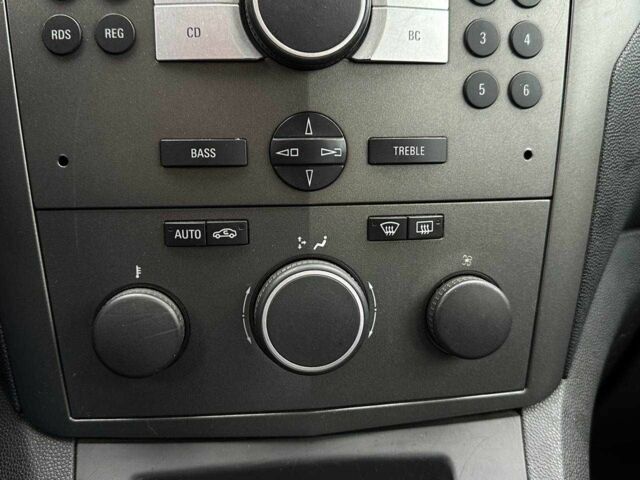 Чорний Опель Зафіра, об'ємом двигуна 0 л та пробігом 284 тис. км за 5190 $, фото 16 на Automoto.ua