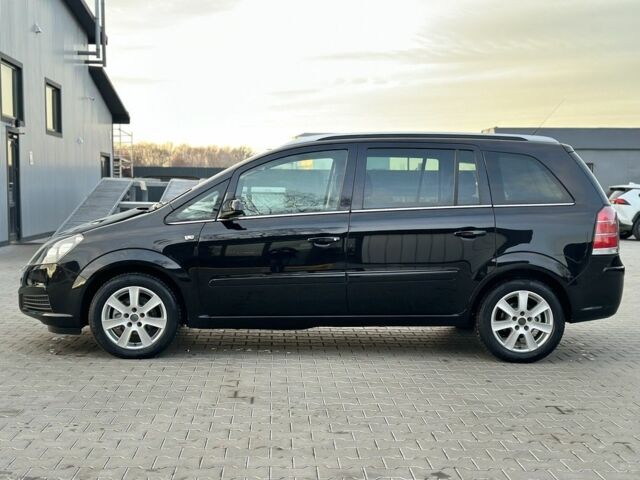 Черный Опель Зафира, объемом двигателя 1.6 л и пробегом 194 тыс. км за 5300 $, фото 1 на Automoto.ua