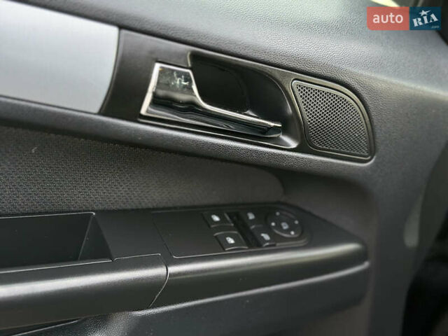 Черный Опель Зафира, объемом двигателя 1.6 л и пробегом 194 тыс. км за 5300 $, фото 61 на Automoto.ua