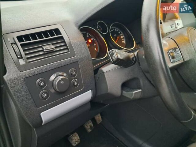 Черный Опель Зафира, объемом двигателя 1.8 л и пробегом 275 тыс. км за 5450 $, фото 58 на Automoto.ua