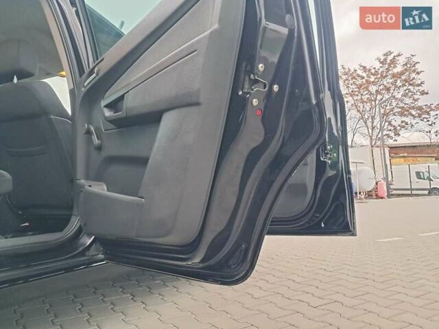 Черный Опель Зафира, объемом двигателя 1.8 л и пробегом 275 тыс. км за 5450 $, фото 41 на Automoto.ua