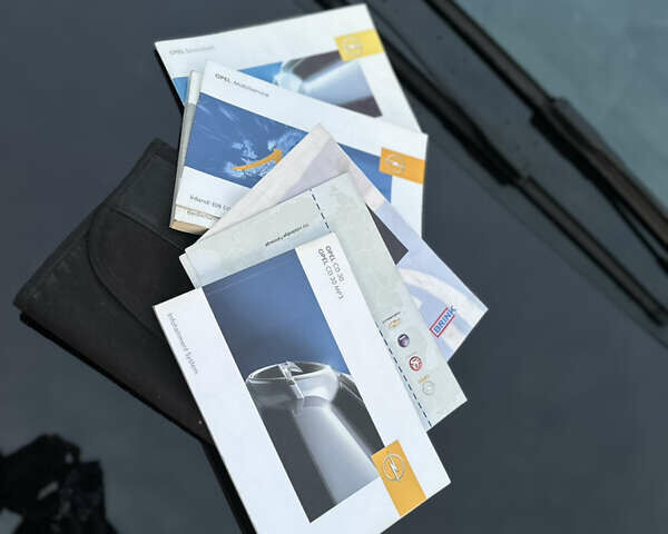 Черный Опель Зафира, объемом двигателя 1.6 л и пробегом 194 тыс. км за 5300 $, фото 149 на Automoto.ua