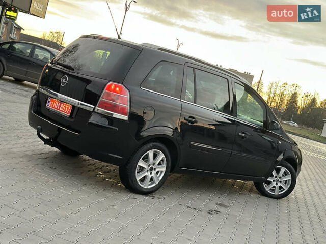 Черный Опель Зафира, объемом двигателя 1.6 л и пробегом 194 тыс. км за 5300 $, фото 5 на Automoto.ua