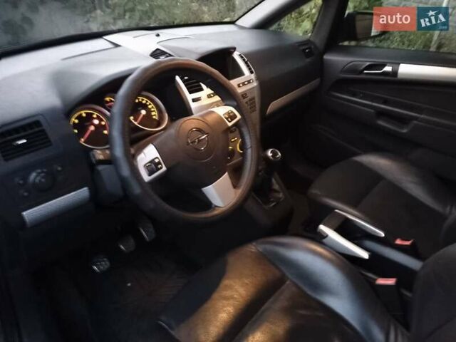 Черный Опель Зафира, объемом двигателя 1.91 л и пробегом 201 тыс. км за 7200 $, фото 28 на Automoto.ua