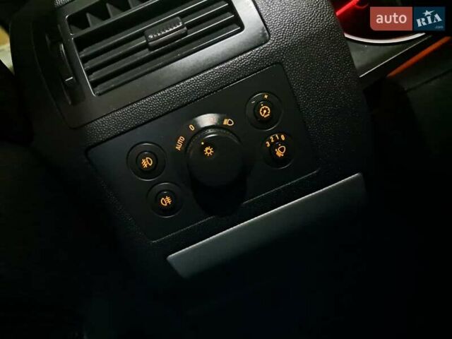 Черный Опель Зафира, объемом двигателя 1.8 л и пробегом 275 тыс. км за 5450 $, фото 75 на Automoto.ua