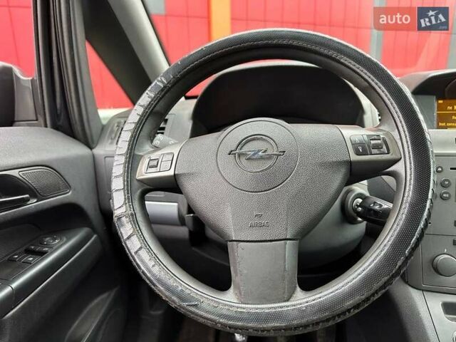 Черный Опель Зафира, объемом двигателя 1.91 л и пробегом 284 тыс. км за 5190 $, фото 13 на Automoto.ua