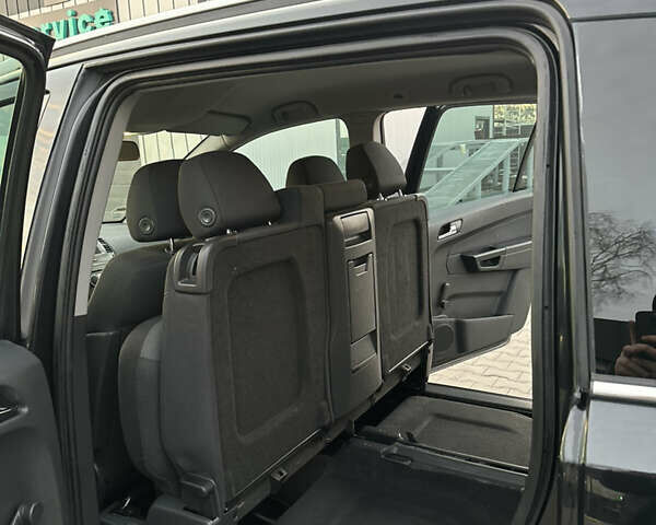 Черный Опель Зафира, объемом двигателя 1.6 л и пробегом 194 тыс. км за 5300 $, фото 122 на Automoto.ua