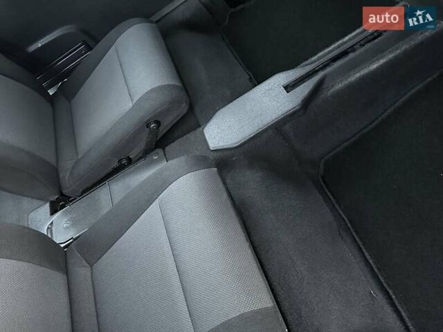 Черный Опель Зафира, объемом двигателя 1.8 л и пробегом 242 тыс. км за 5350 $, фото 66 на Automoto.ua