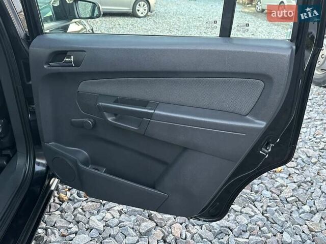 Черный Опель Зафира, объемом двигателя 1.8 л и пробегом 242 тыс. км за 5350 $, фото 63 на Automoto.ua