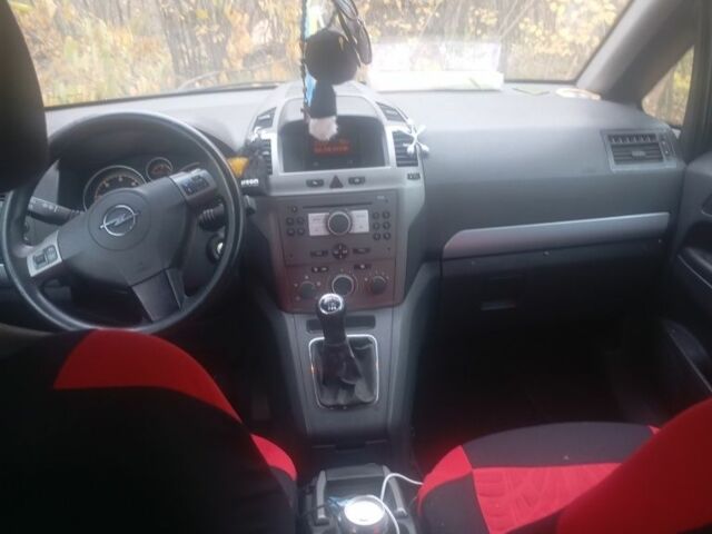 Черный Опель Зафира, объемом двигателя 1.9 л и пробегом 3 тыс. км за 2650 $, фото 1 на Automoto.ua