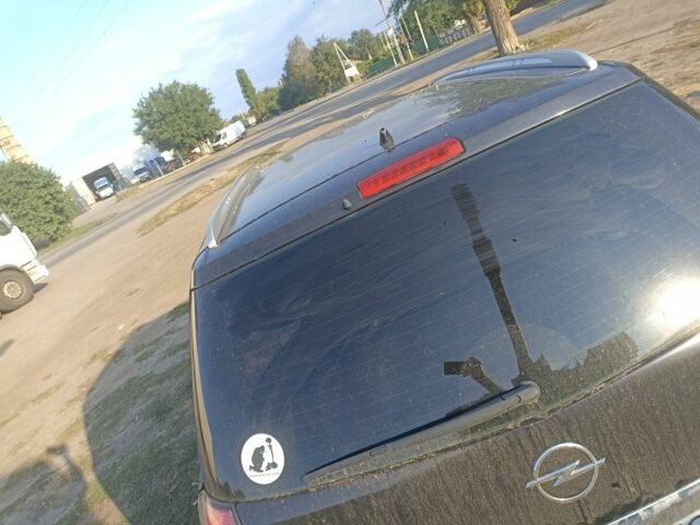 Черный Опель Зафира, объемом двигателя 1 л и пробегом 2 тыс. км за 6000 $, фото 2 на Automoto.ua