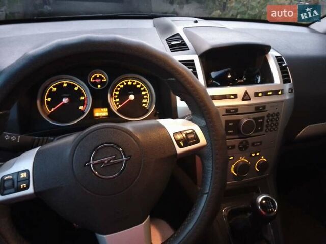 Черный Опель Зафира, объемом двигателя 1.91 л и пробегом 201 тыс. км за 7200 $, фото 26 на Automoto.ua