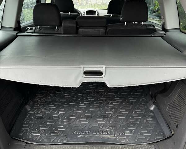 Черный Опель Зафира, объемом двигателя 1.6 л и пробегом 217 тыс. км за 6100 $, фото 9 на Automoto.ua