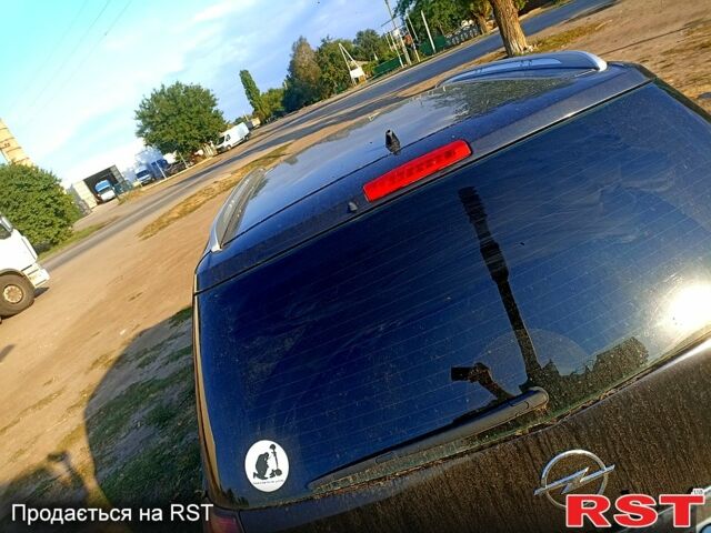 Черный Опель Зафира, объемом двигателя 1.6 л и пробегом 20 тыс. км за 5000 $, фото 1 на Automoto.ua