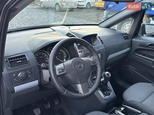 Черный Опель Зафира, объемом двигателя 1.8 л и пробегом 242 тыс. км за 5350 $, фото 34 на Automoto.ua