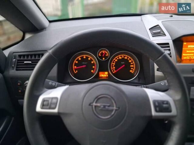 Черный Опель Зафира, объемом двигателя 1.8 л и пробегом 175 тыс. км за 4950 $, фото 17 на Automoto.ua