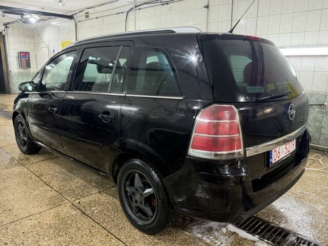 Черный Опель Зафира, объемом двигателя 2 л и пробегом 100 тыс. км за 2950 $, фото 5 на Automoto.ua