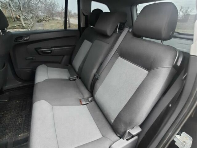 Черный Опель Зафира, объемом двигателя 1.6 л и пробегом 236 тыс. км за 5800 $, фото 6 на Automoto.ua