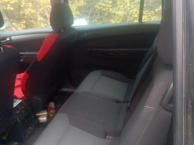 Черный Опель Зафира, объемом двигателя 1.9 л и пробегом 3 тыс. км за 2650 $, фото 2 на Automoto.ua