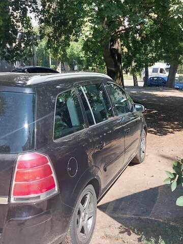 Черный Опель Зафира, объемом двигателя 1.8 л и пробегом 280 тыс. км за 5060 $, фото 3 на Automoto.ua