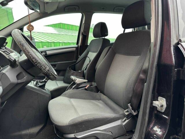 Чорний Опель Зафіра, об'ємом двигуна 0 л та пробігом 284 тис. км за 5190 $, фото 8 на Automoto.ua