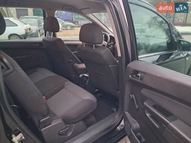 Черный Опель Зафира, объемом двигателя 1.8 л и пробегом 275 тыс. км за 5450 $, фото 48 на Automoto.ua